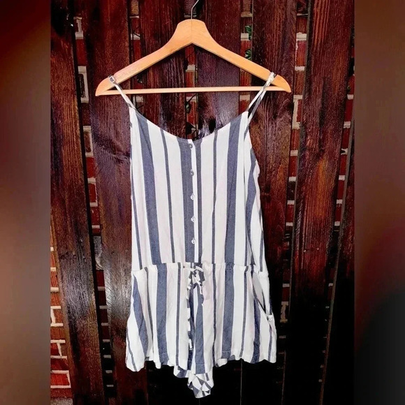 Mudpie Striped Blue & White Spaghetti Strap Romper Size Medium - Picture 1 of 4